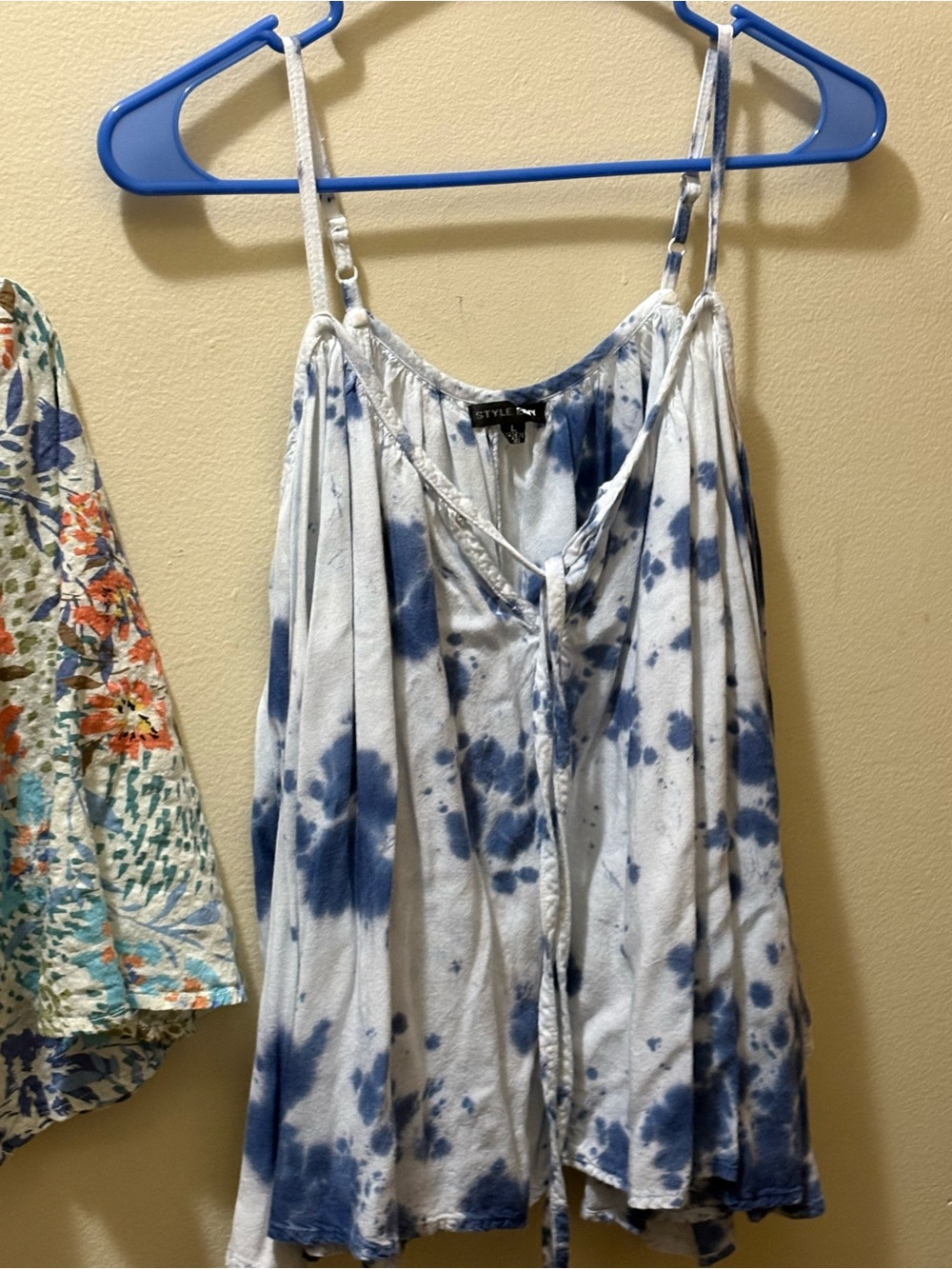 STYLE ENVY COLD SHOULDERS, 3/4 length sleeves, beautiful bright vibrant blouse!